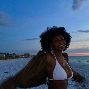 Meet your Posher, Kaitlin